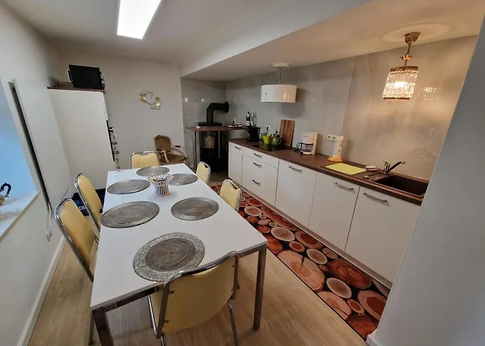 아파트 Und Nobel In *